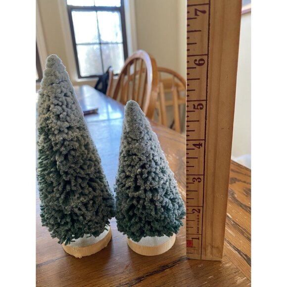Dept 56 Trees Set Of 8 Vintage-Inspired Miniature Bottle Brush Trees With Wooden - Picture 3 of 7